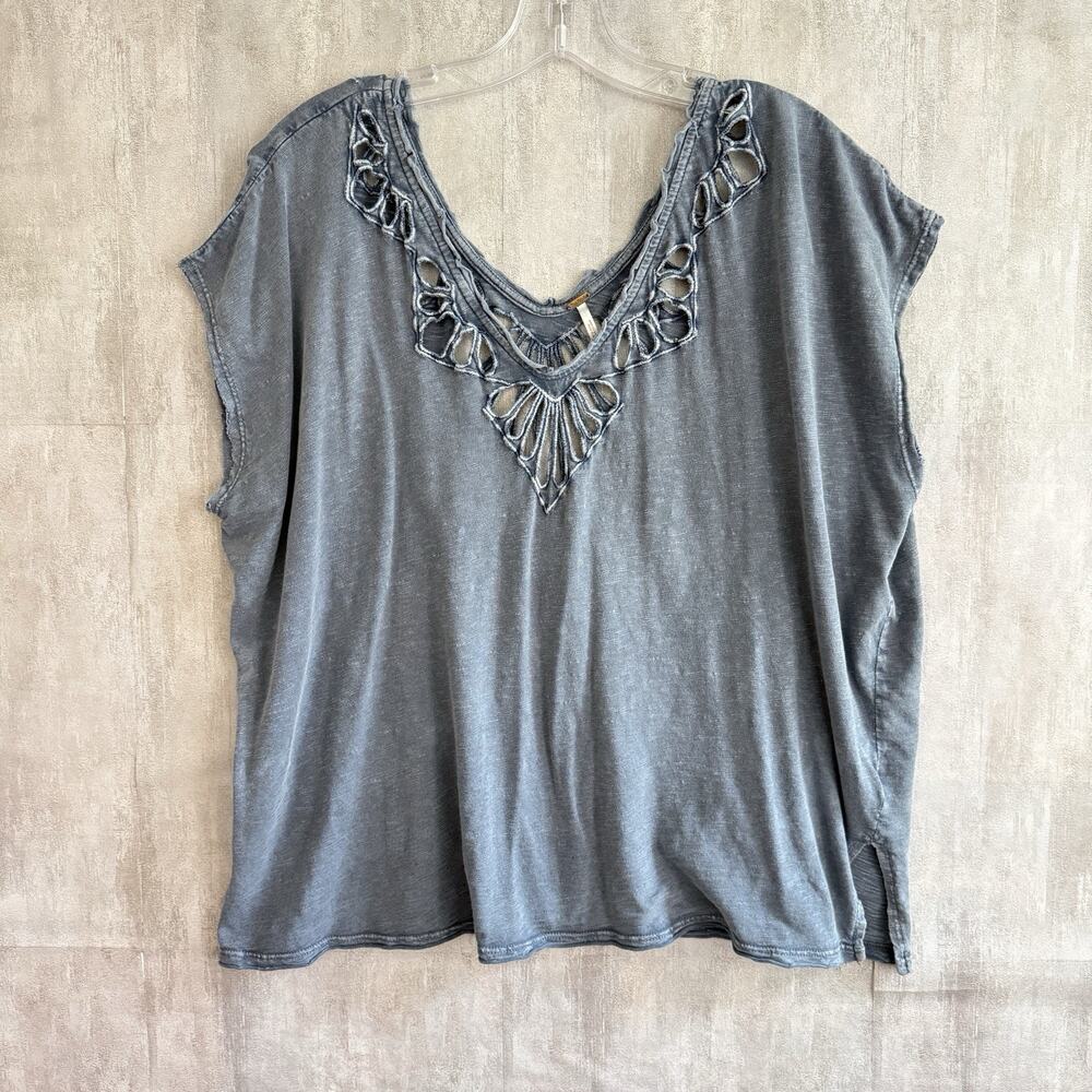 Free People Gray Cutout V-Neck Short Sleeve Tee